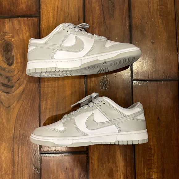 Nike dunks low…grey fog…run big - Picture 2 of 4